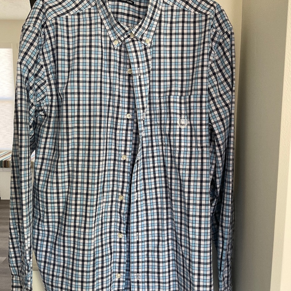 Chaps Men’s long sleeved dress shirt